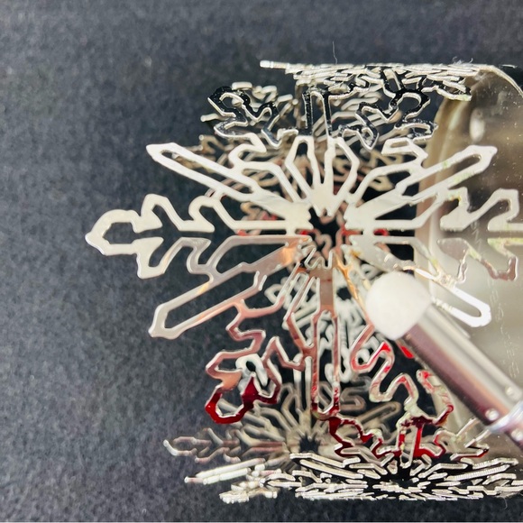 Bath & Body Works BBW 3-Wick Jar Metal Candle Holder Sleeve - Snowflakes - Picture 9 of 13